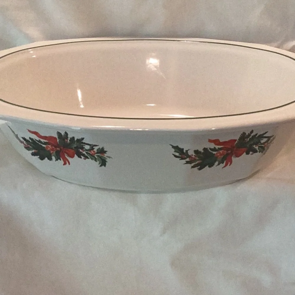 Pfaltzgraff Christmas Heritage Oval Serving Bowl